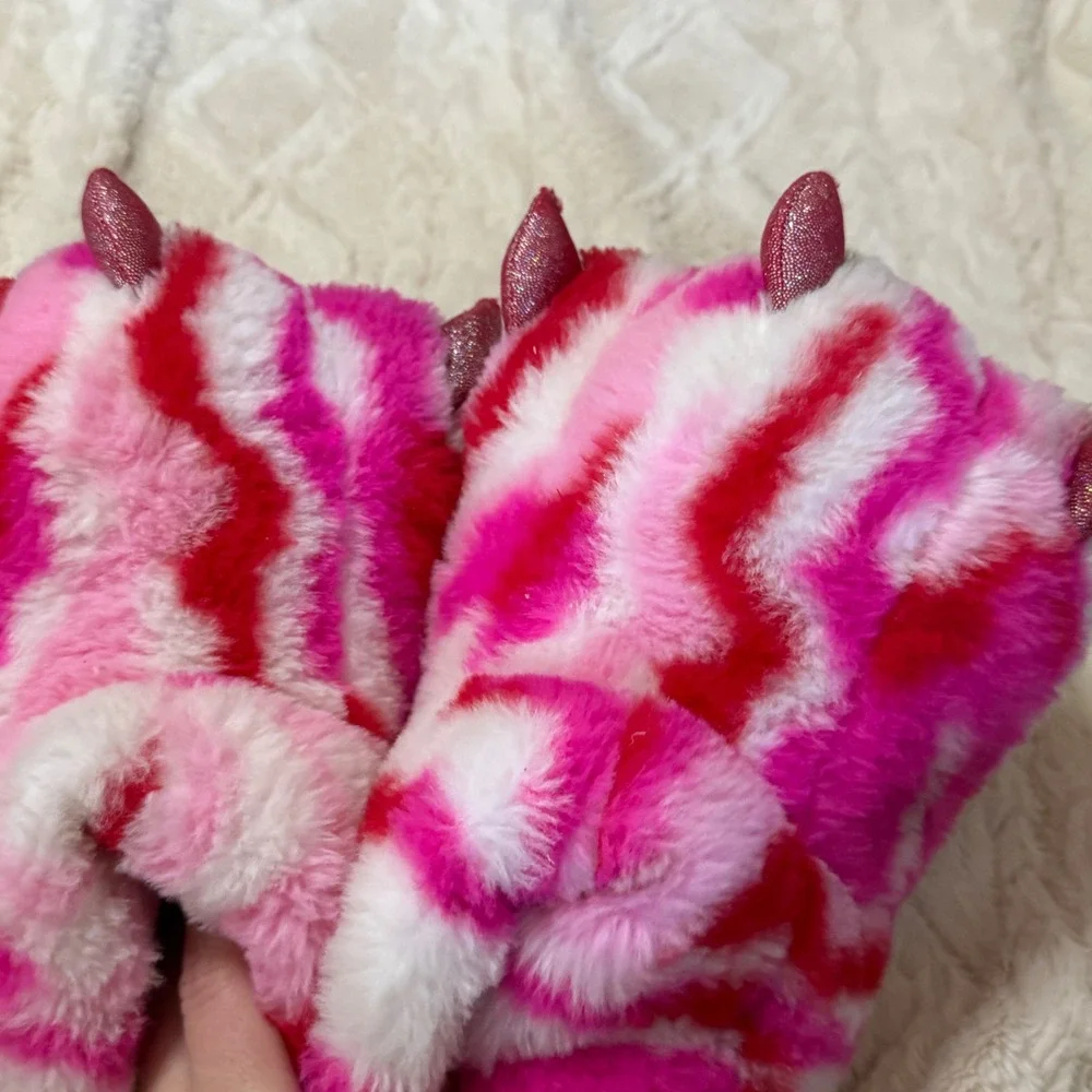 Wonder Nation Kids Pink‎ White Red Tie Dye Faux Fur Paw Slippers Size 2-3